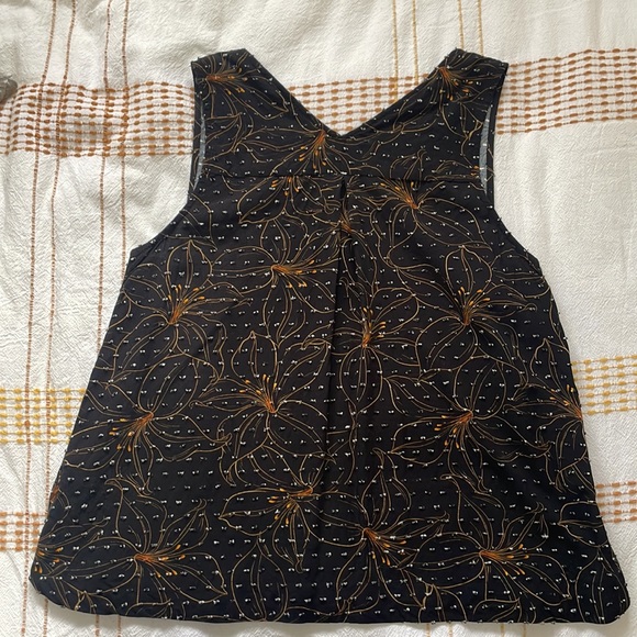 DR2 Black Floral Print Top - Picture 5 of 7